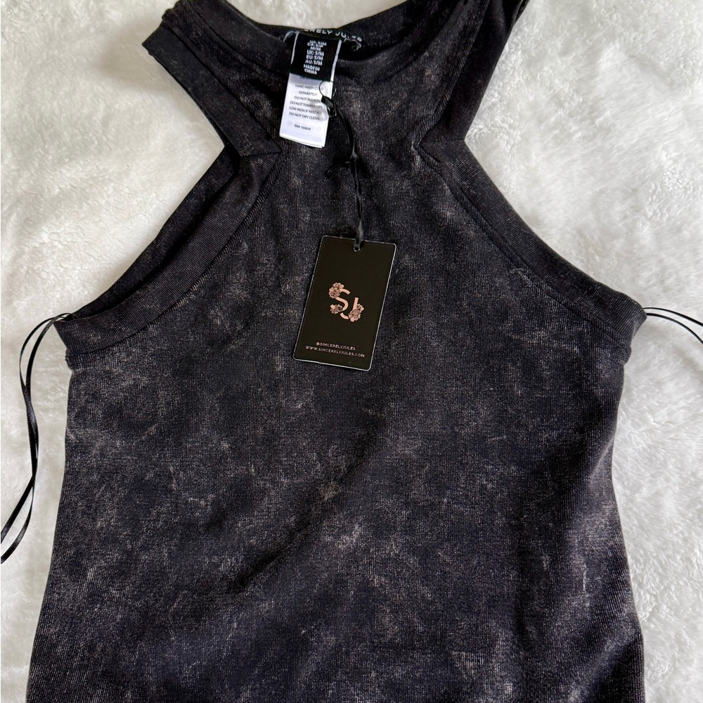 Sincerely Jules Gray Cut Out Tank Top